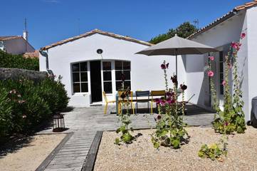 Gîte pour 6 personnes, avec terrasse ainsi que jardin et vue à Loix
