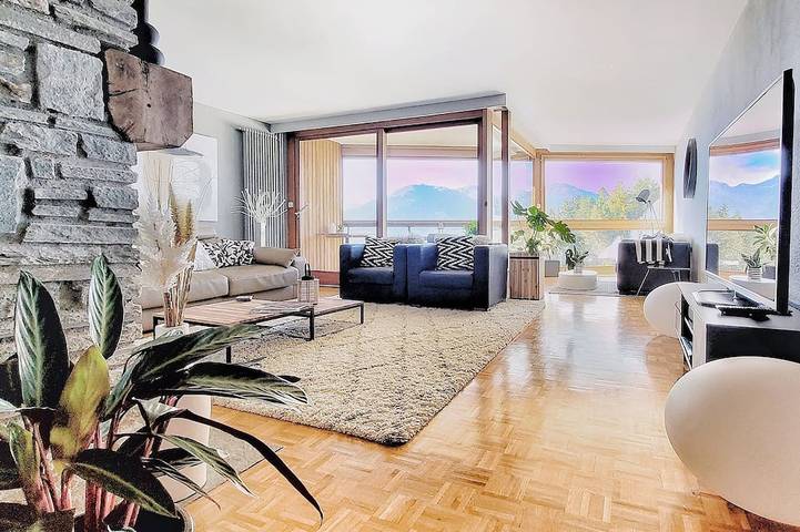 Location de vacances pour 13 personnes, avec jacuzzi et jardin à Crans-Montana