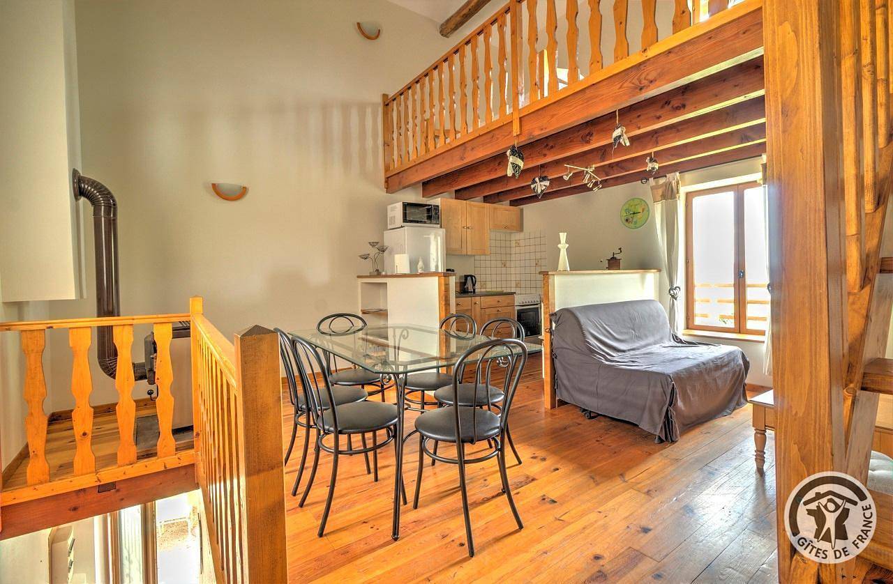 Casa de huéspedes para 4 personas con terraza in Meaux-la-Montagne, Villefranche-sur-Saône region
