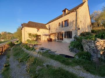 Gîte pour 6 personnes, avec jardin et terrasse dans Palmas-d'Aveyron