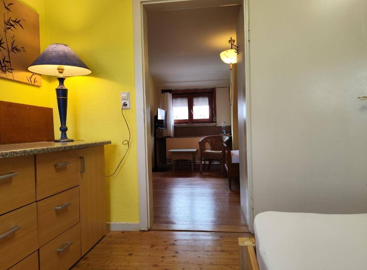 Ganze Ferienwohnung, Zimmer mit zwei Räumen und Gemeinschaftbad in Schömberg, Nordschwarzwald