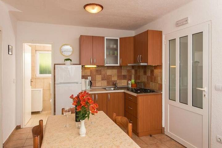 Gîte pour 4 personnes, avec balcon, adapté aux familles à Drače - 3