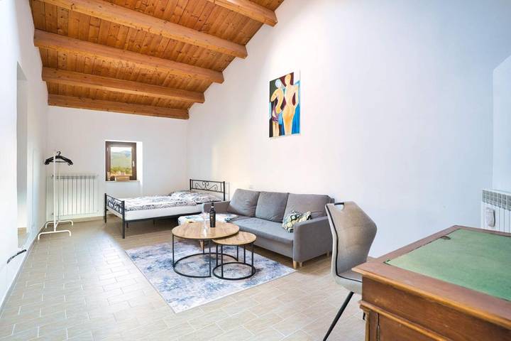 Gîte pour 3 personnes, avec balcon et vue dans Acciano