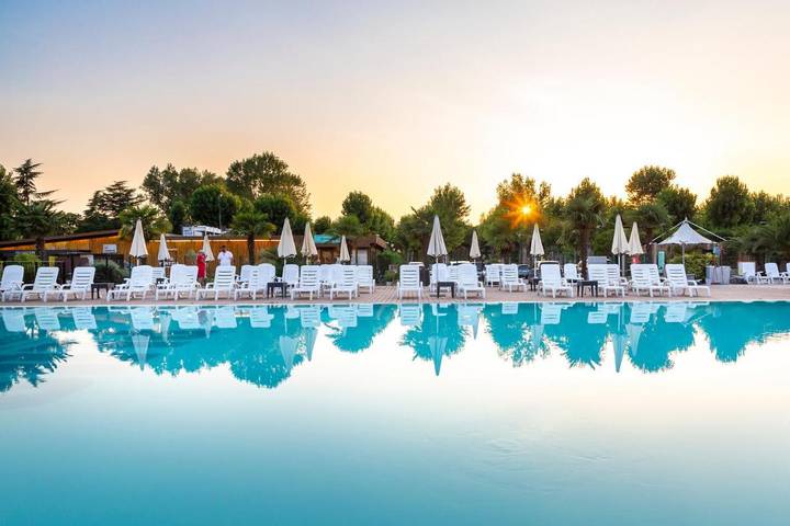 Glamping per 2 persone, con Idromassaggio e Terrazza nonché Giardino e Piscina per bambini a Venezia