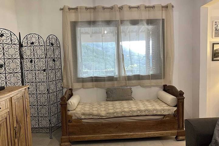 Gîte pour 6 personnes, avec jacuzzi et piscine à Manso (homonymie) - 4