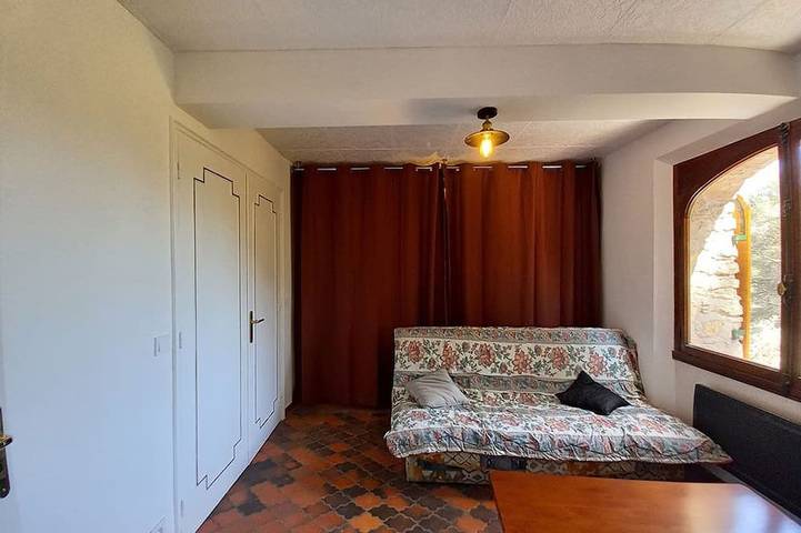 Location de vacances pour 4 personnes, avec terrasse et jardin à Le Castellet - 2