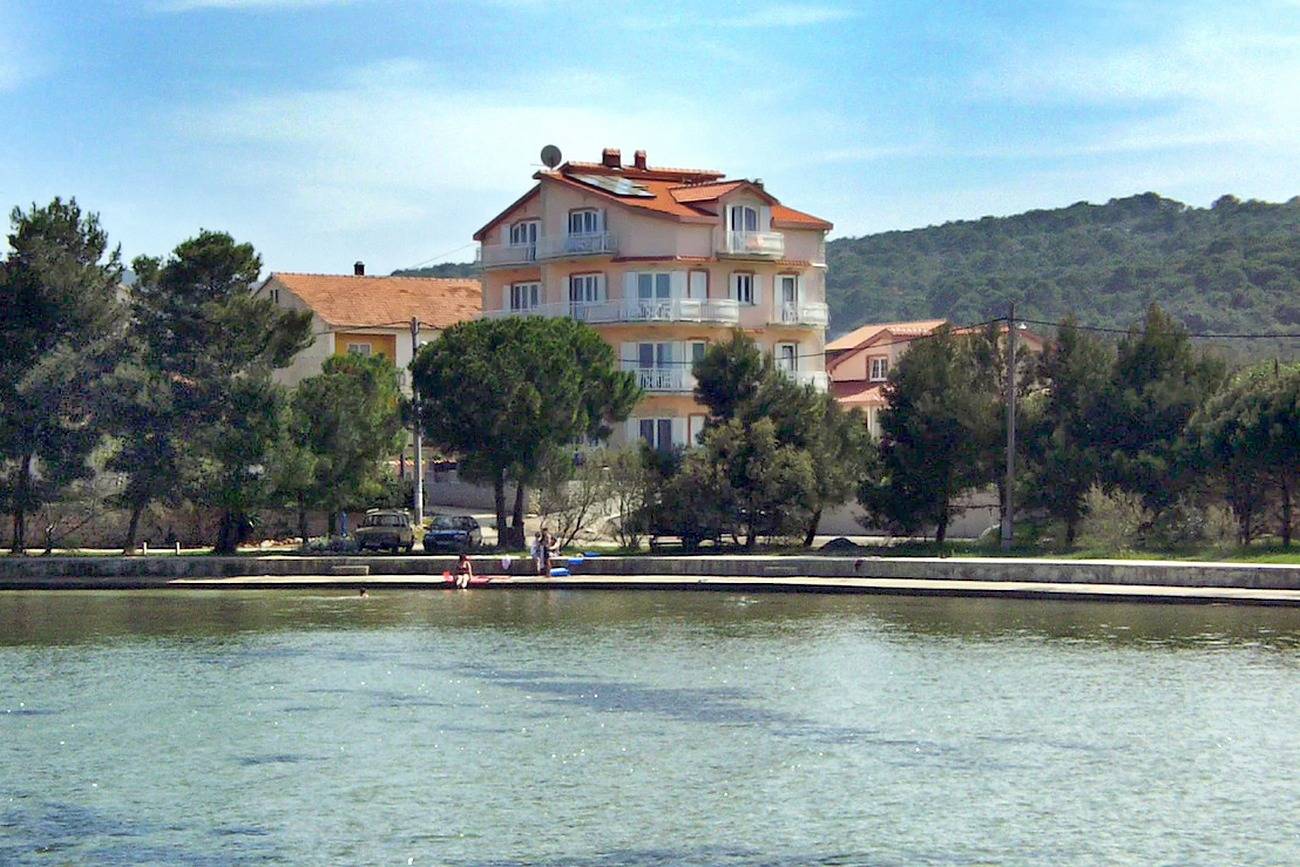 Ganze Wohnung, 2-Zimmer-Ferienwohnung am Strand Kraj, Pasman A-334-b in Kraj, Pasman