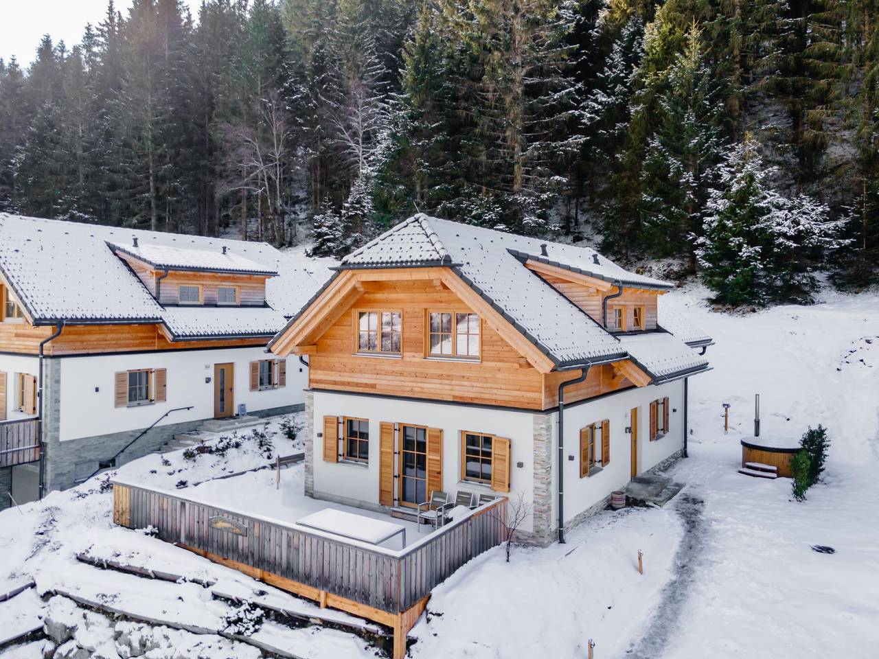 Chalet with hottub, sauna and large terrace in Irdning-Donnersbachtal, Taury