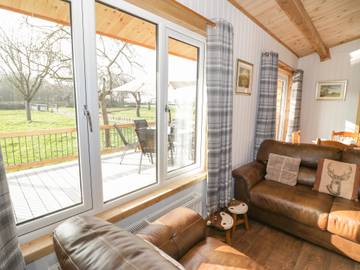 Lodge for 6 People in Hallow, Worcestershire, Photo 4