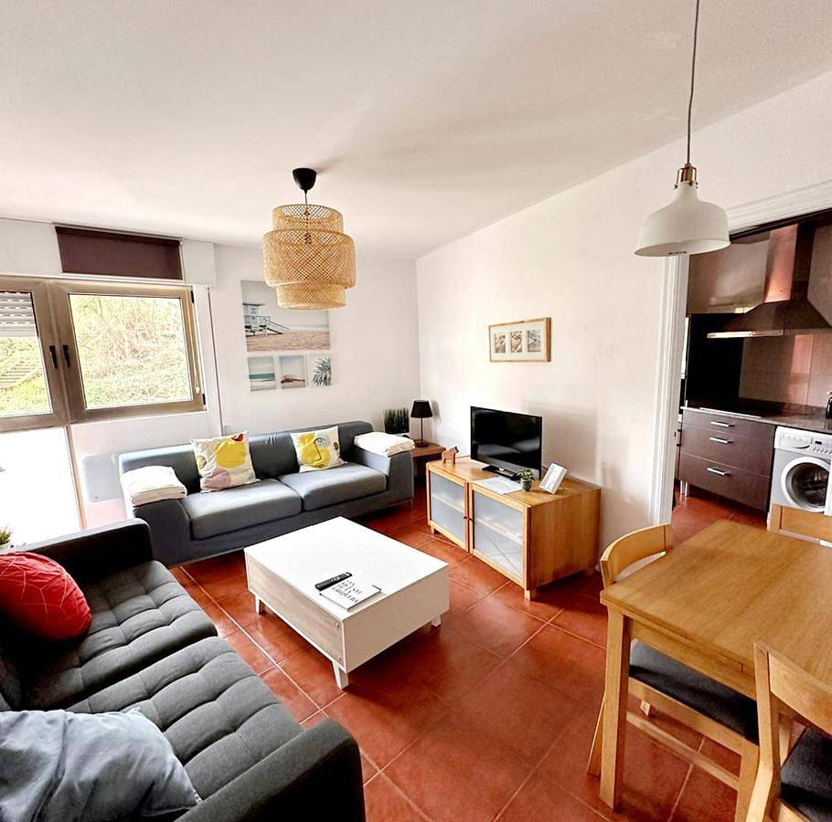 Apartamento entero, Two-Bedroom Apartment in Playa de El Tostadero (San Vicente de la Barquera), San Vicente de la Barquera