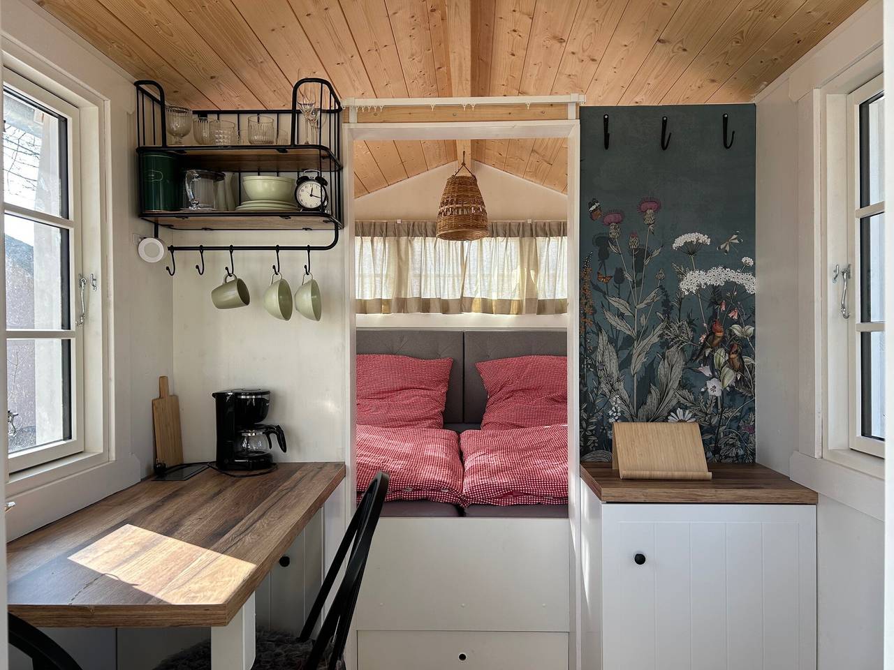 Ganze Ferienwohnung, Tiny Home Waldwagen Altes Forstamt Sinntal, sep. eig. Küche/Bad 50m entf., Bergblick, 18 Tqm Garten in Sinntal, Main-Kinzig-Kreis