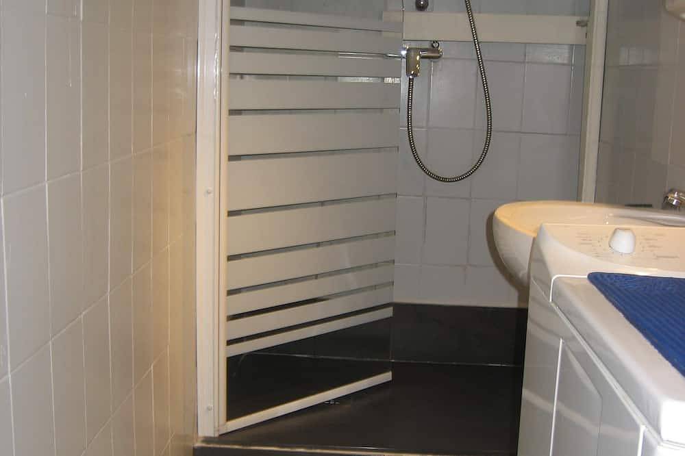 Appartement entier, Lac Annecy  Rive Ouest Saint Jorioz centre du lac appart jardin  privatif in Saint-Jorioz, Parc naturel régional du Massif des Bauges