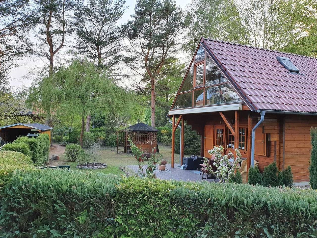 Blockhaus Canow mit Fahrrädern in Canow, Wustrow (Mecklenburgische Seenplatte)
