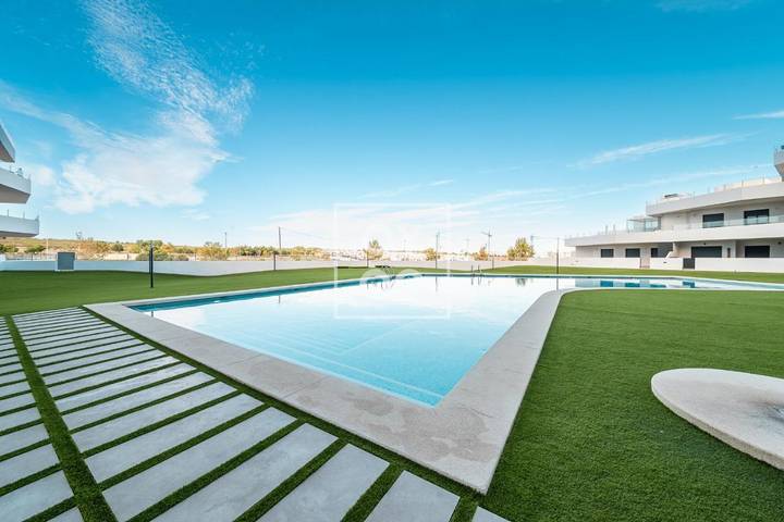 Apartamento de vacaciones para 4 personas, con piscina y piscina para niños además de vistas y jardín - 1
