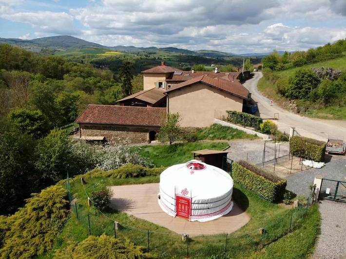 Gîte pour 4 personnes, avec Terrasse et Jardin ainsi que Piscine et Vue dans Chevinay