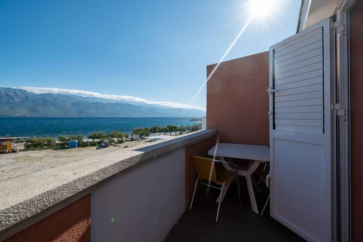 Ferienwohnung für 2 Personen, mit Balkon/Terrasse in Razanac