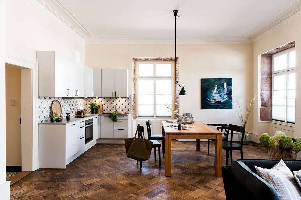 Wohnen im Stadtpalais, großzügige 4-Personen-Wohnung mit Kaminofen in Lahr, Mittlerer Schwarzwald