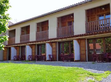 Hôtel pour 2 personnes, avec terrasse, animaux acceptés à Allègre
