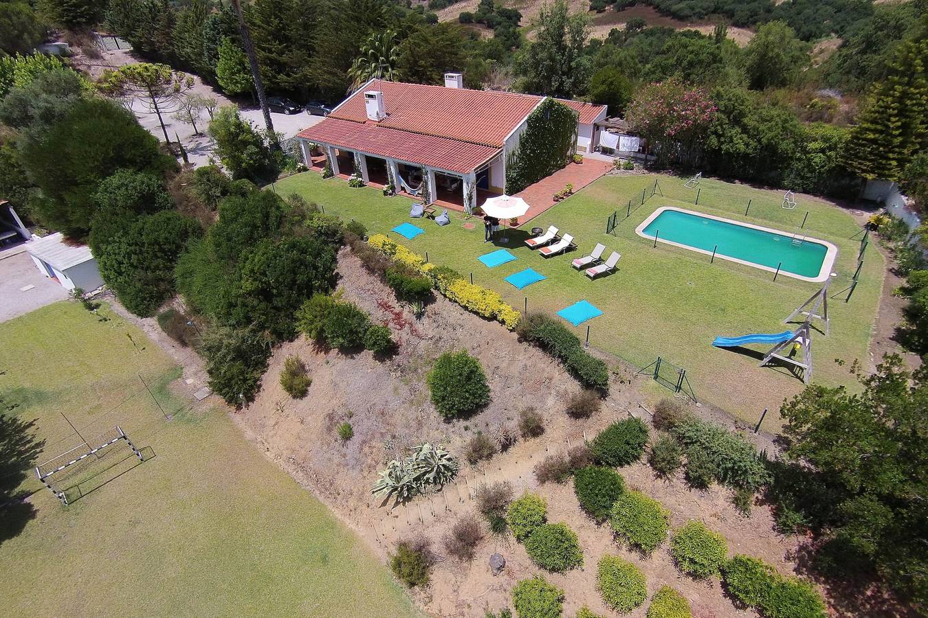 Villa Country House Azeitão – 3 Caminhos: Geräumige Villa für bis zu 12 Gäste in Setúbal, Naturpark Arrábida