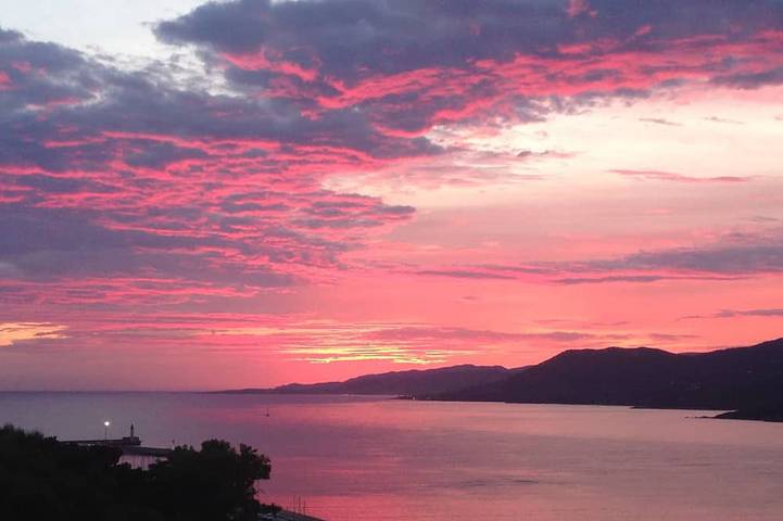 Location de vacances pour 7 personnes, avec terrasse à Propriano