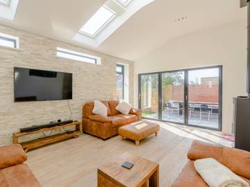 Cottage for 10 People in Whitby, North Yorkshire, Photo 1