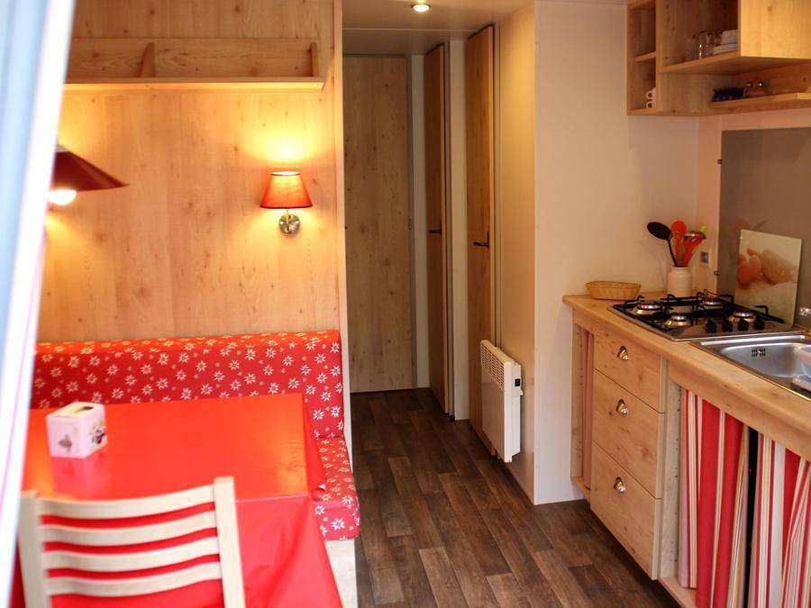 Camping Les chênes - Hébergement 4 personnes - Climatisée - 2 ch - 8,10 x 3.22m / Cigale, Grillon, Chardonnet, Mésange in Junas, Région de Nîmes