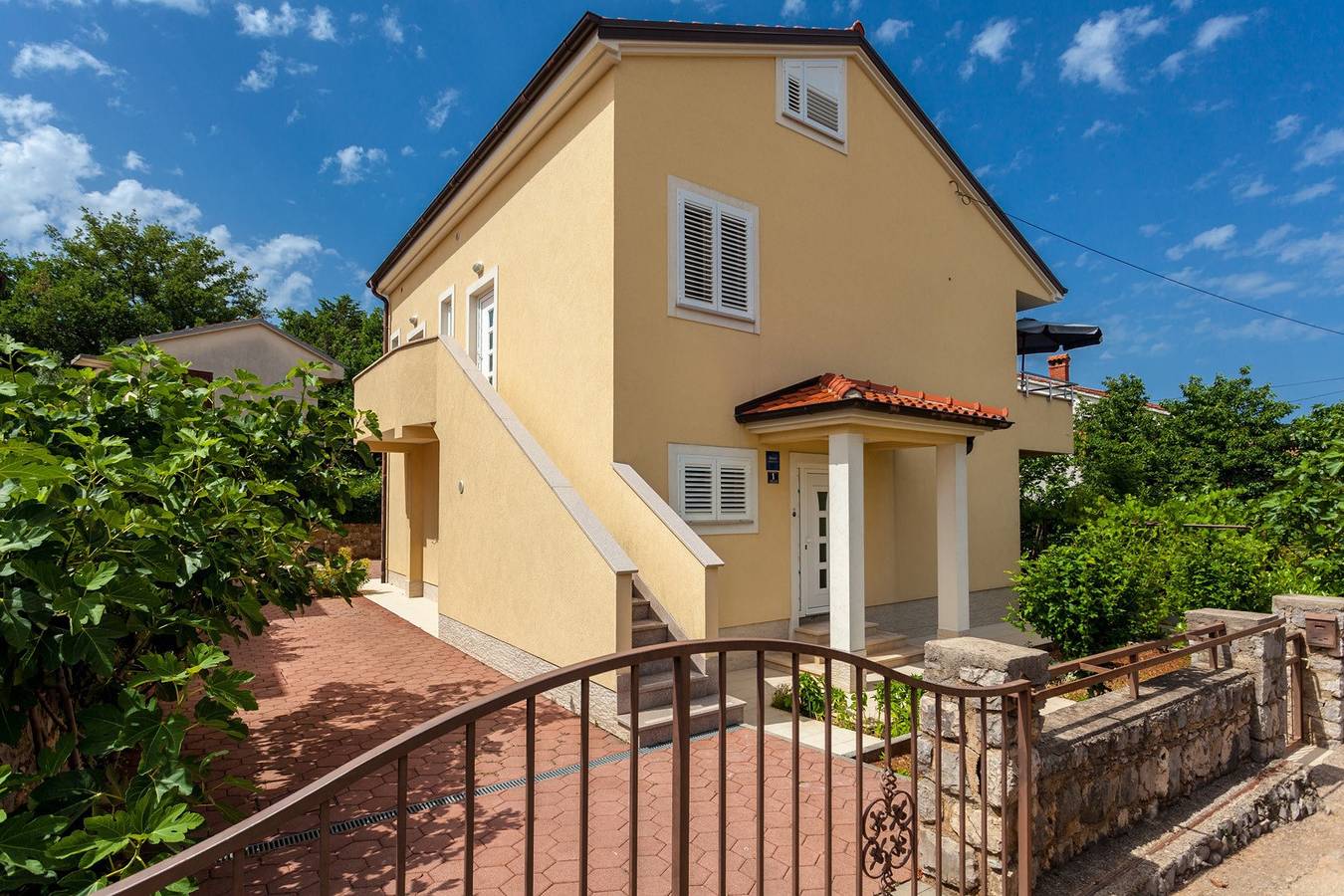Ganze Wohnung, Extra geräumiges Vier-Sterne-Apartment für 4-6 Personen in Malinska in Vantacici, Krk
