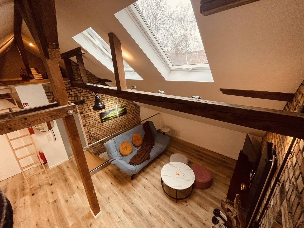 Ganze Ferienwohnung, Luxuriöse zeitgemäße Dachgeschosswohnung in Alzey, Kurpfalz