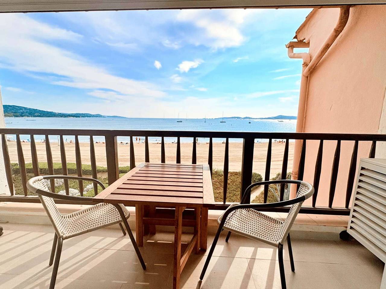 Studio entier, Studio lumineux avec climatisation et parking à Port Grimaud in Port Grimaud, Grimaud