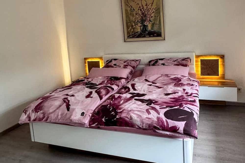 Ganze Wohnung, Ferienwohnung Roswitha 120 m² in der Lüneburger Heide, großer Garten/Terrasse in Hademstorf, Aller-Leine-Tal