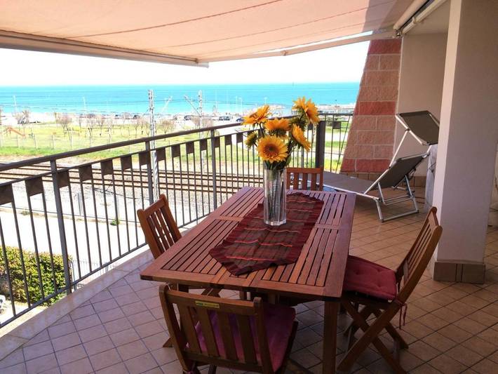 Apartamento de vacaciones para 2 personas, con vistas y jardín - 1