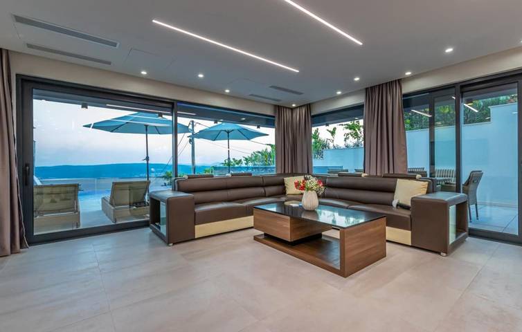 Ferienhaus für 8 Personen, mit Whirlpool und Terrasse sowie Garten und Sauna in Crikvenica - 2