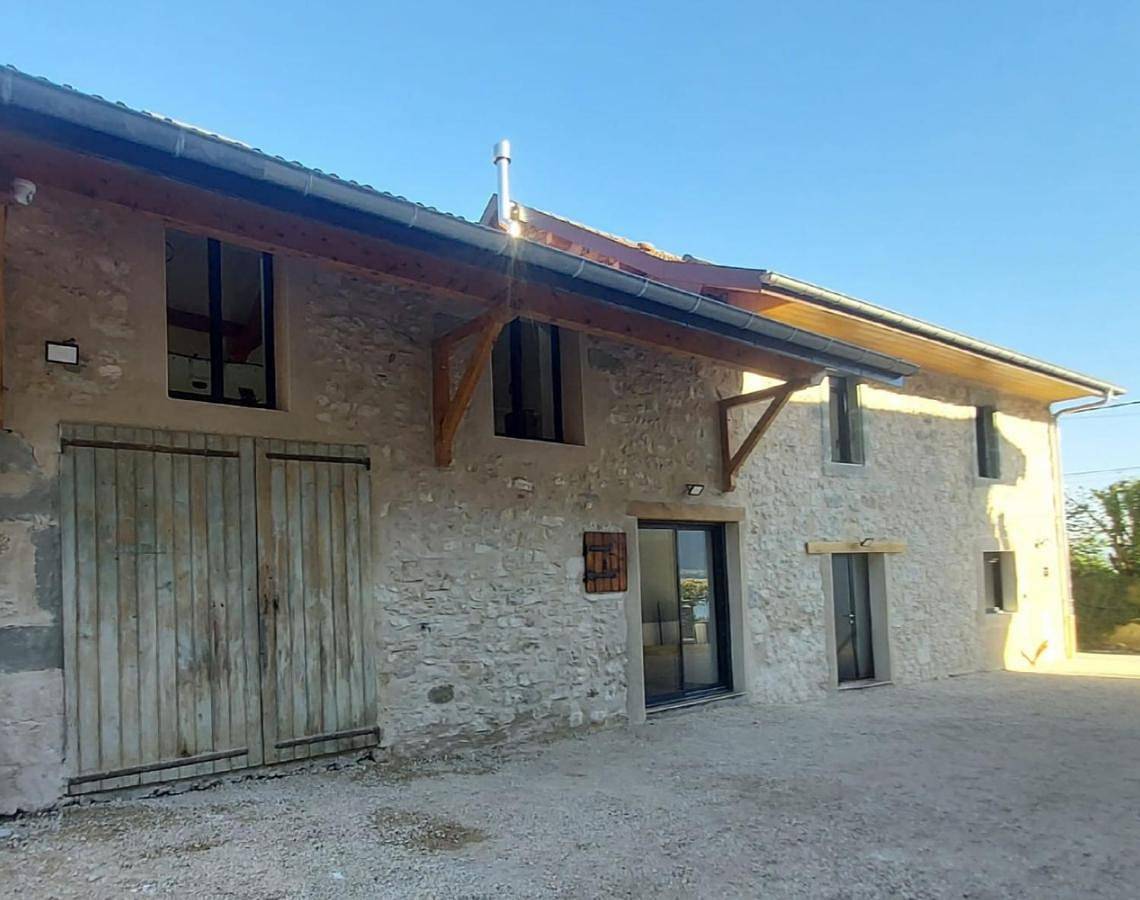 Maison proche du lac avec Jacuzzi et Sauna in Chindrieux, Chambéry und Umgebung