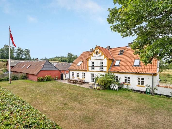 Ferienhaus für 36 Personen, mit Terrasse