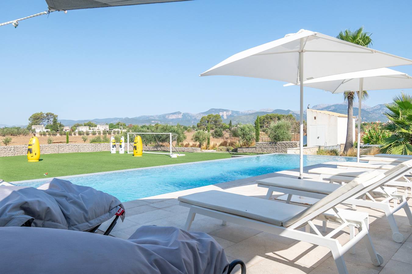 Elegante und moderne Villa Son Set mit beheiztem Pool, Fußballfeld, Wlan und Klimaanlage in Inca, Mallorca Inselmitte