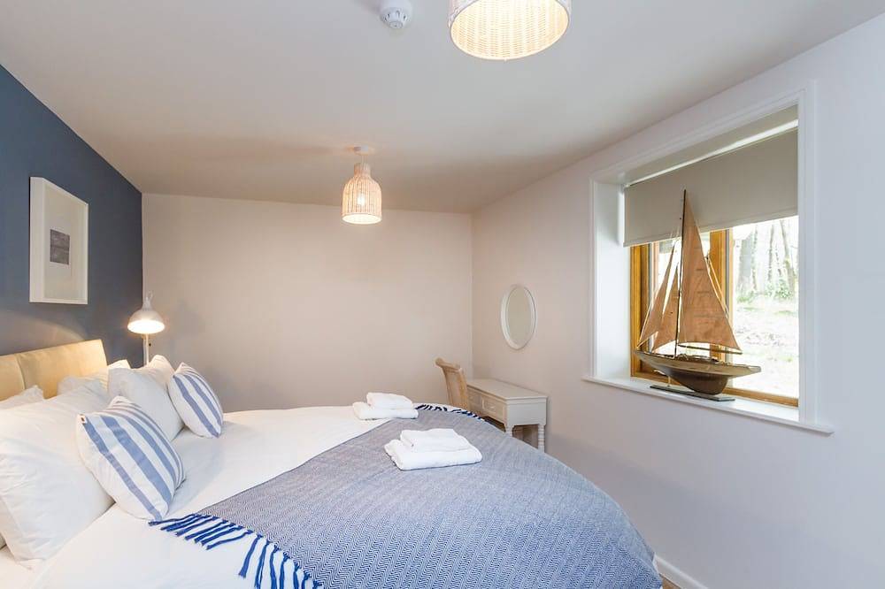Beautifully Converted Property On The Prestigious Pullwood Bay Estate, Ambleside in Lake District