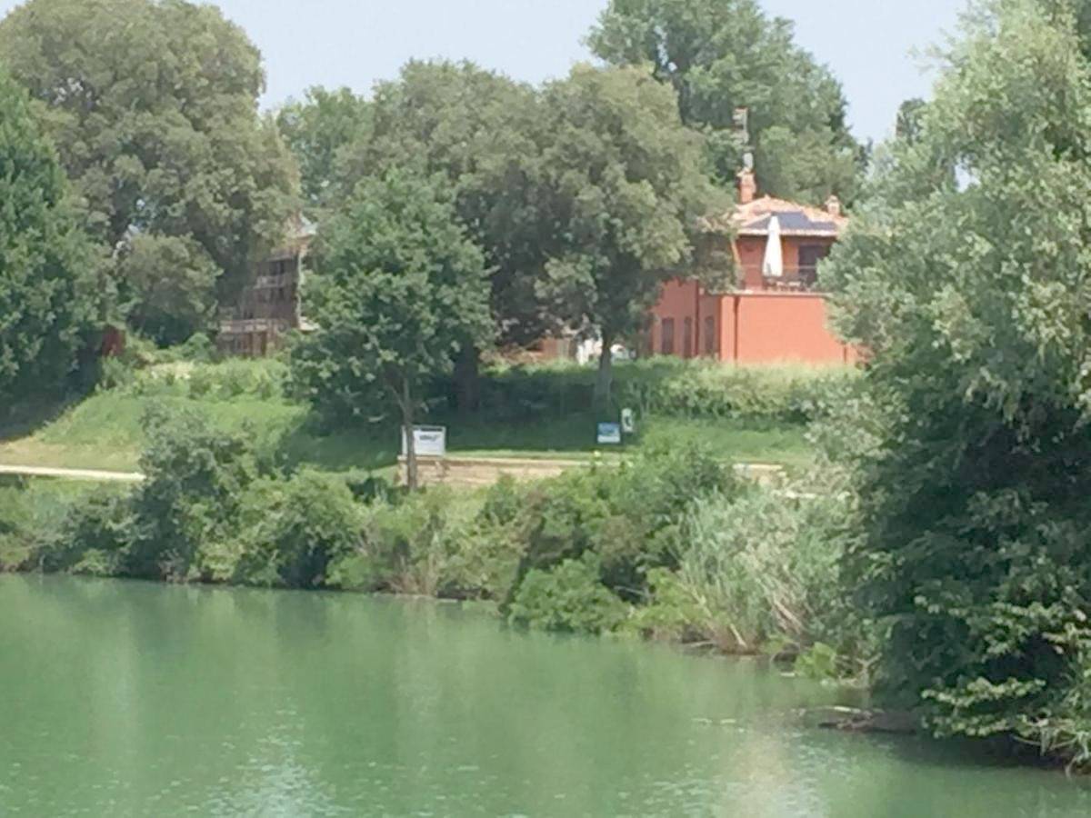 Double Room with Lake View in Castenaso, Prowincja Bolonia