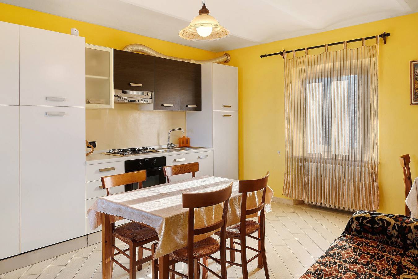 Ganze Wohnung, Apartment 'Bufalo' mit Bergblick, Gemeinschaftspool und Wlan in Costigliole d'Asti, Langhe