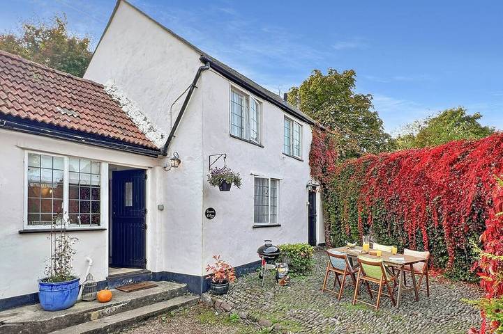 Cottage for 4 people, with garden, with pets in Dunster