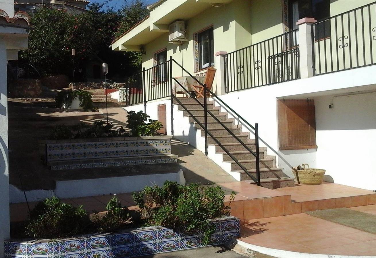 Large La Villa Del Carmen with views in Montroy, Valencia Province