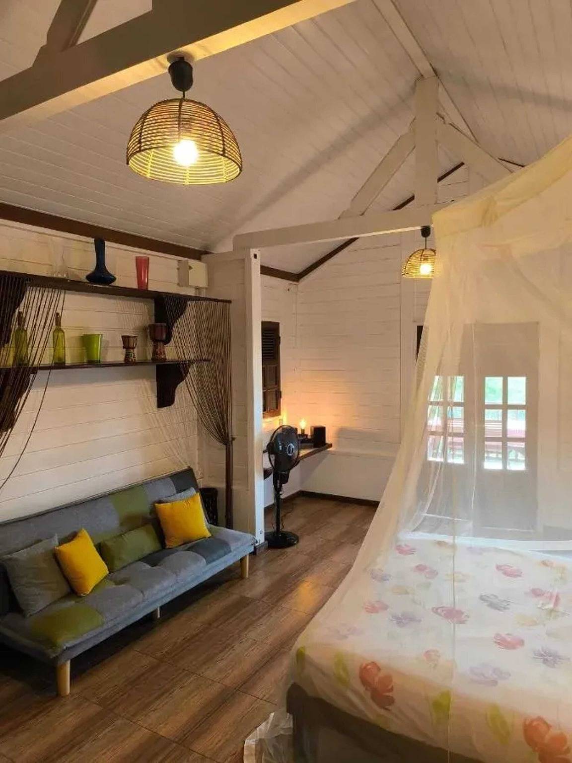 Entire studio, Modern Studio with Terrace in Le Robert 60 m² in Le Robert, Martinique