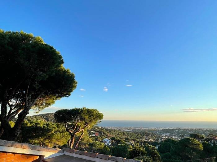 Location de vacances pour 8 personnes, avec terrasse ainsi que piscine et jardin à Cabrils - 4