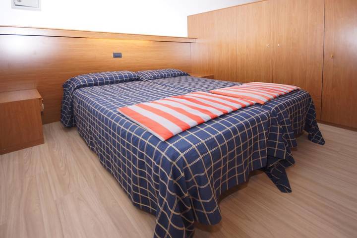 Appartamento intero, Appartamento vacanze per 4 persone con balcone in spiaggia Malcesine (Malcesine), Malcesine