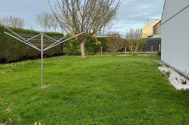 Le Rivage, House with a Garden Near the Ocean in Saint-Aubin-sur-Mer (Calvados), Región de Caen