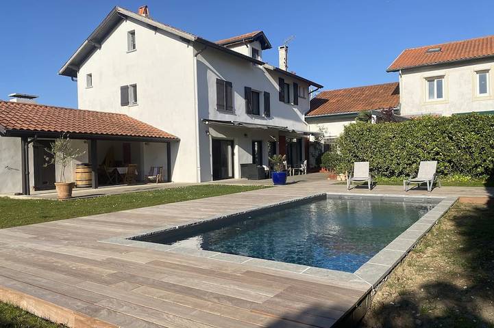 Ferienhaus für 8 Personen, mit Terrasse und Garten
