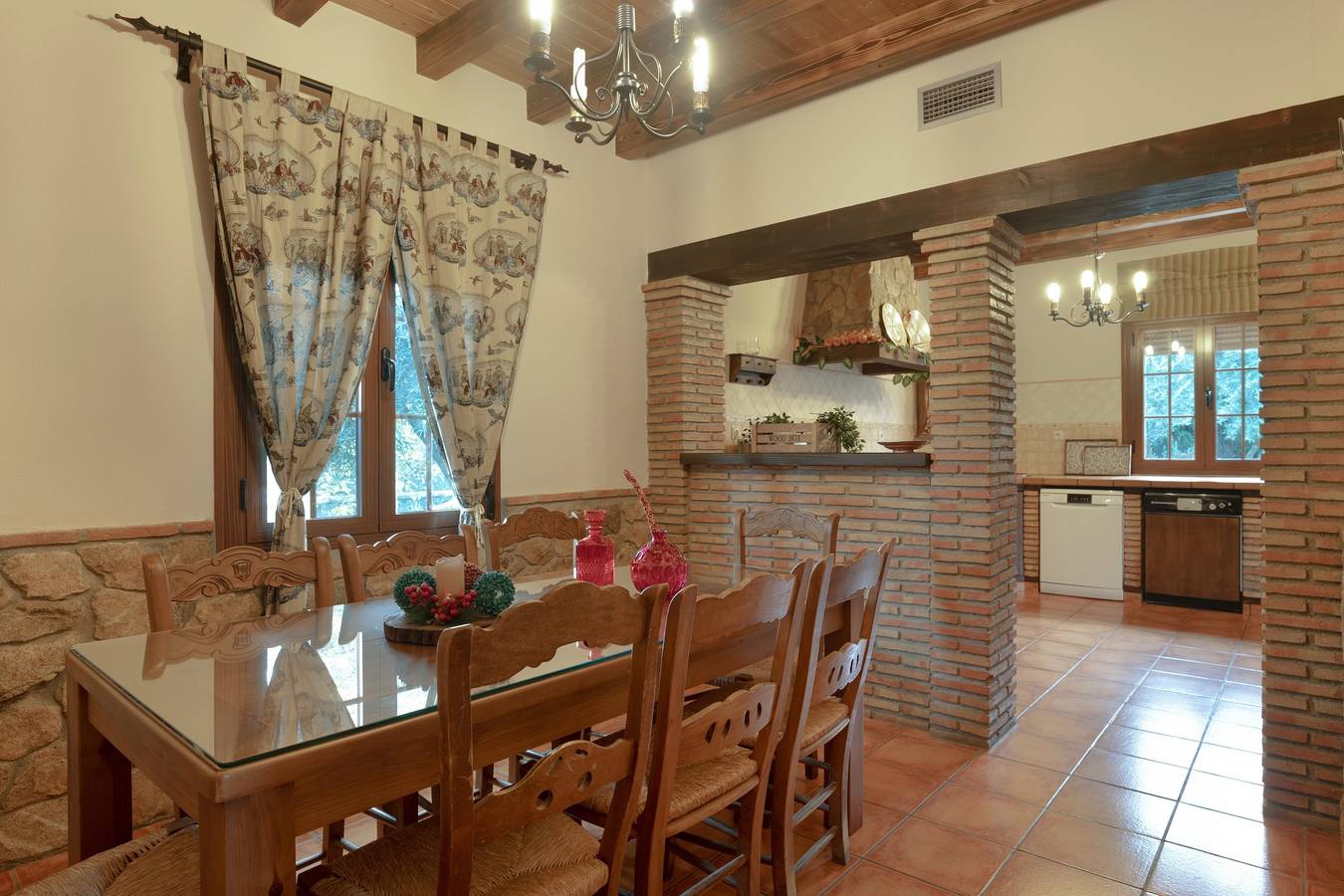 Villa 'Los Mellizos' avec piscine privée, Wi-Fi et climatisation in Arriate, Province de Málaga