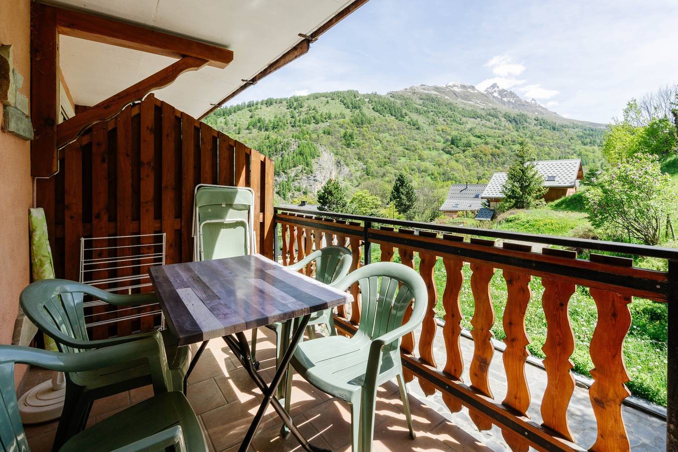 Entire apartment, Apartment 'Anémone' with Mountain View, Shared Terrace and Wi-Fi in Valloire, Saint-Jean-de-Maurienne region