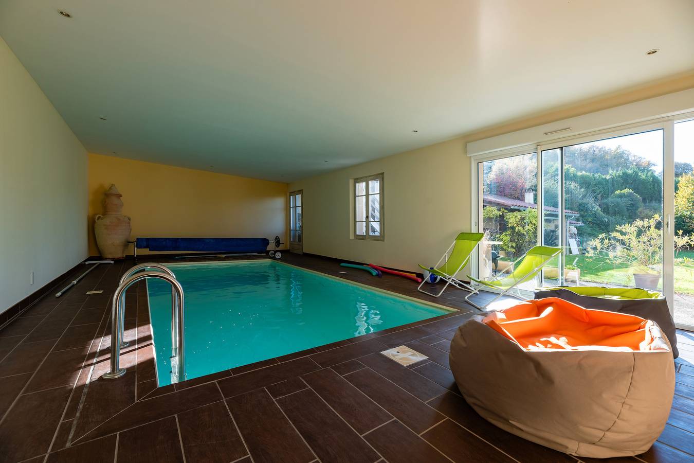 Gîte la combe verte – Renovierter Bauernhof mit Innenpool in Valence und Umgebung