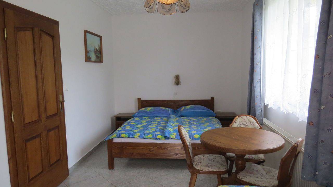Ganze Ferienwohnung, Ferienwohnung für 2 Personen (30 m²) in Balatonlelle in Balatonlelle, Plattensee Südufer