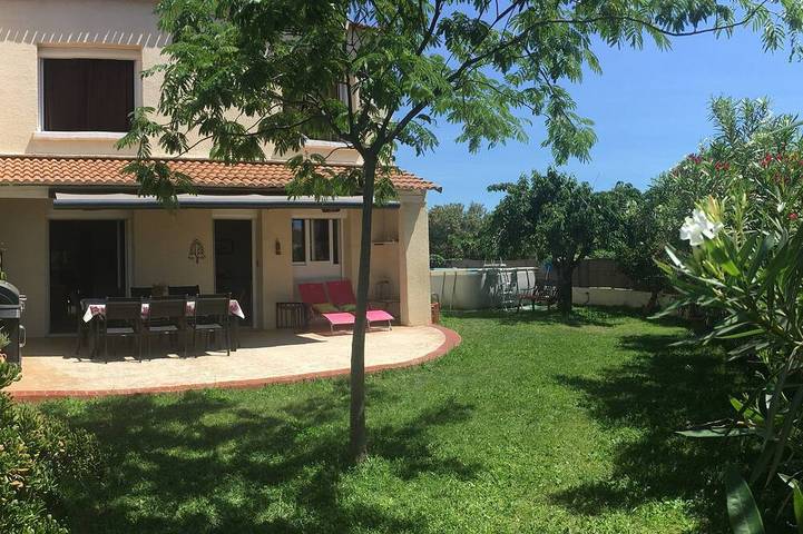 Maison de vacances pour 6 personnes, avec terrasse ainsi que piscine et jardin, animaux acceptés à Mèze
